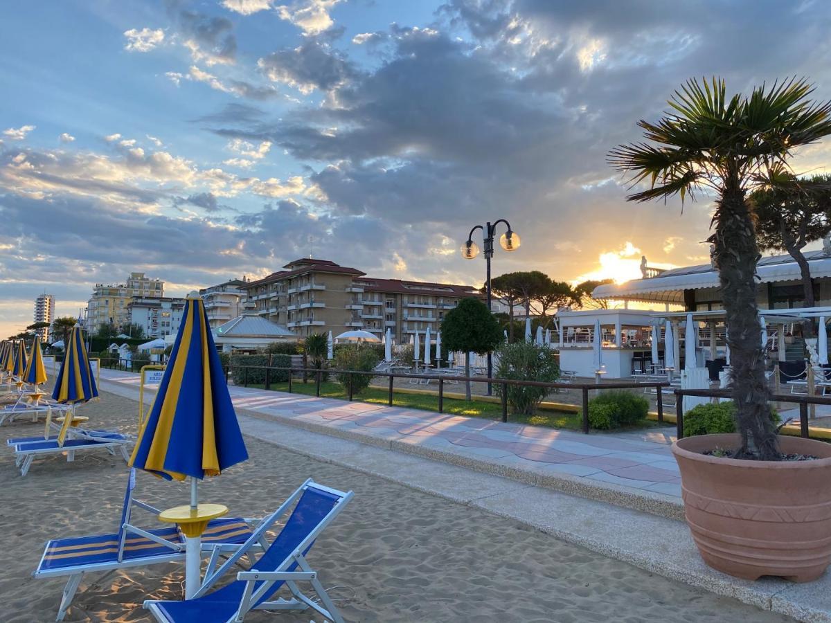 Residence Alba D'Oro Solo Famiglie Lido di Jesolo Bagian luar foto