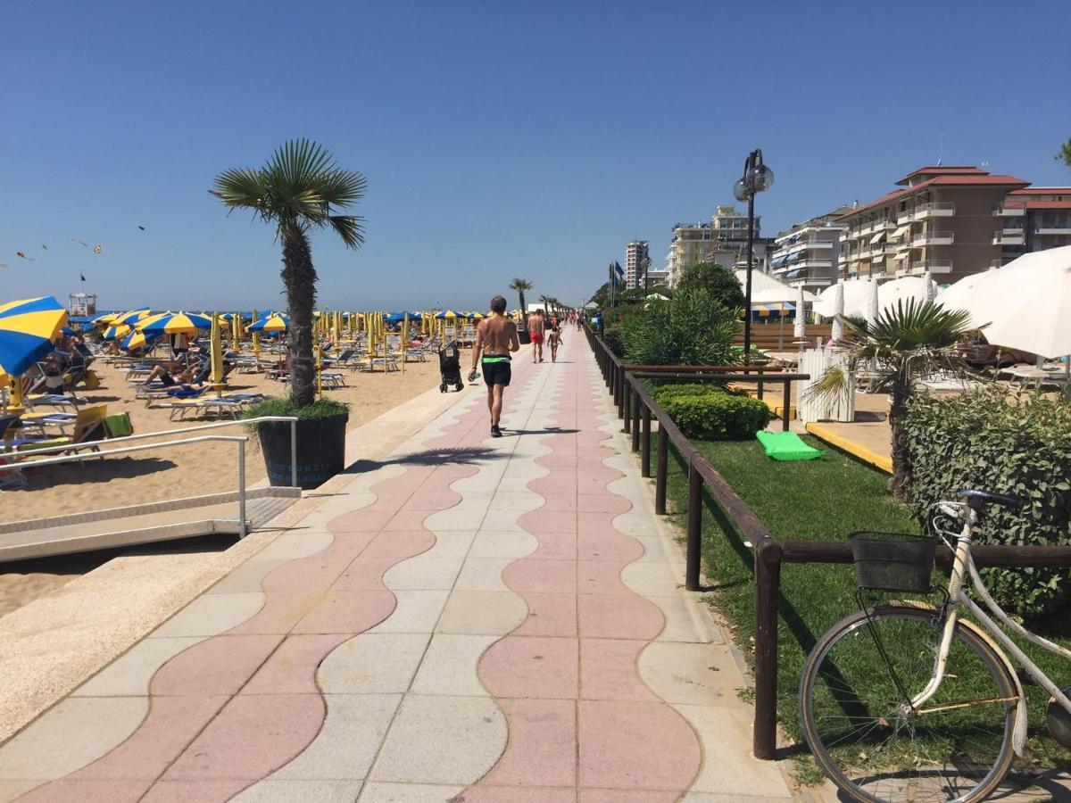 Residence Alba D'Oro Solo Famiglie Lido di Jesolo Bagian luar foto