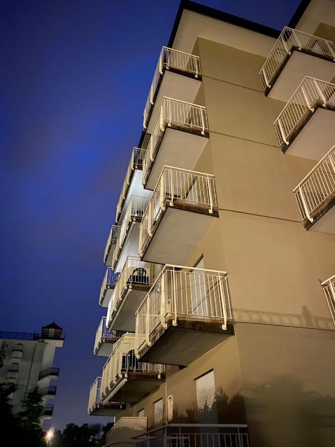 Residence Alba D'Oro Solo Famiglie Lido di Jesolo Bagian luar foto